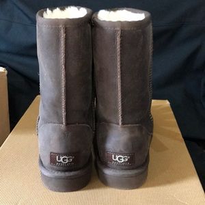 UGG CLASSIC SHORT LEATHER